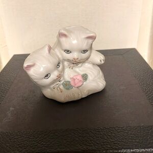 Cute porcelain 1950’s Kittys/cats white with pink flower painted features